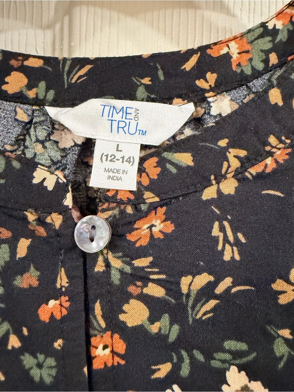 Time and Tru Black Floral Button-Front Dress - Picture 3 of 6